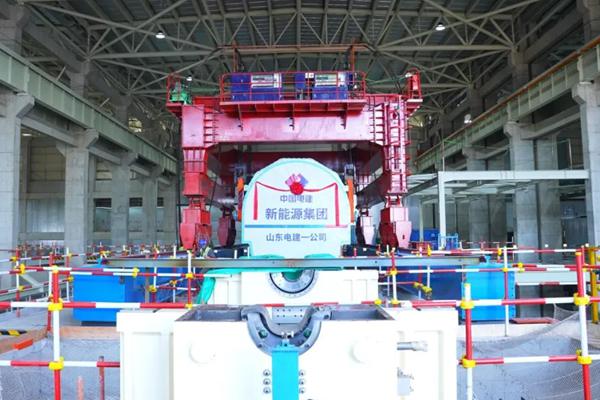 國(guó)內(nèi)首個(gè)！肥城壓縮空氣儲(chǔ)能電站定子吊裝就位