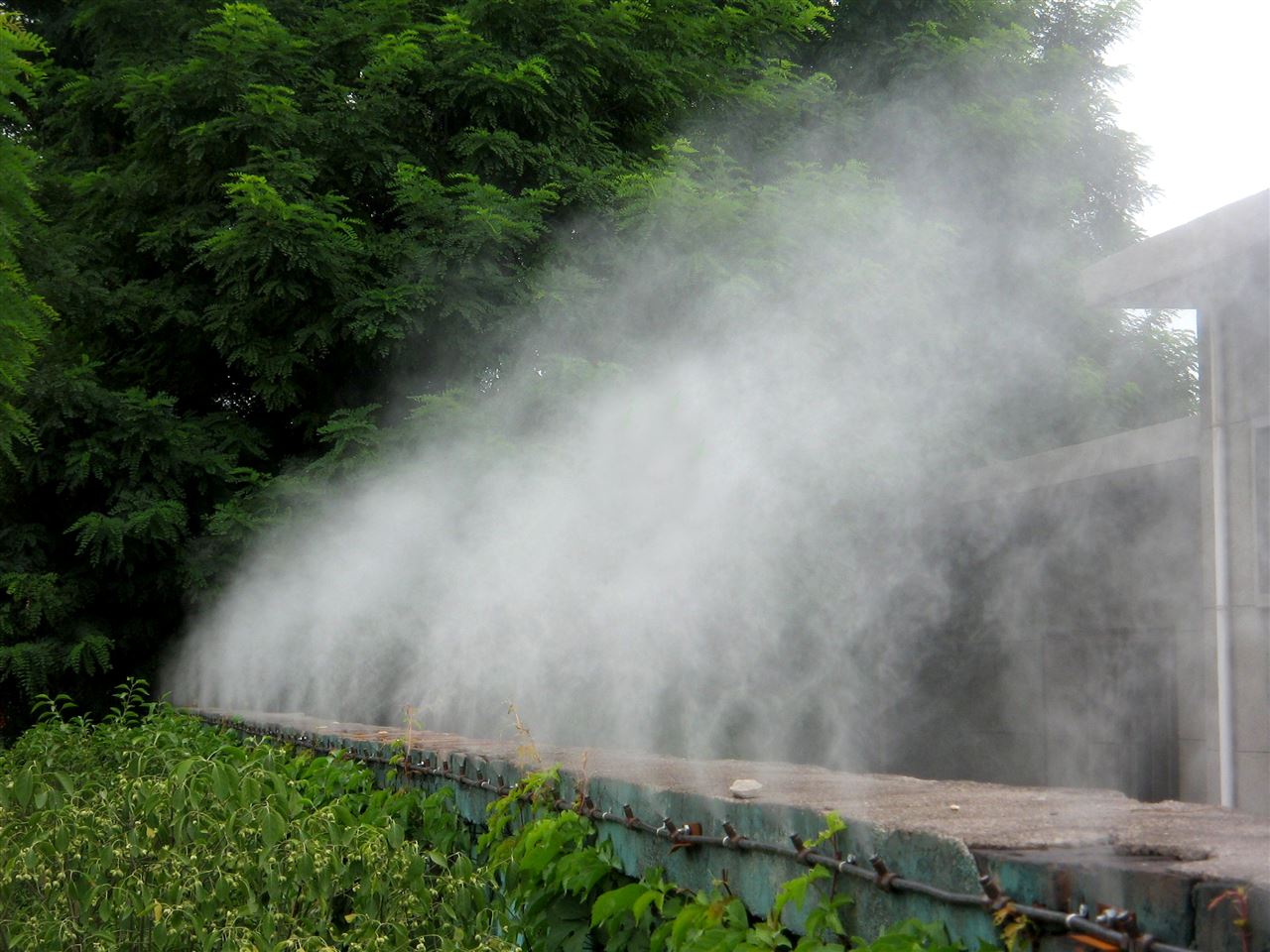 工地围挡围墙喷淋报价        工地