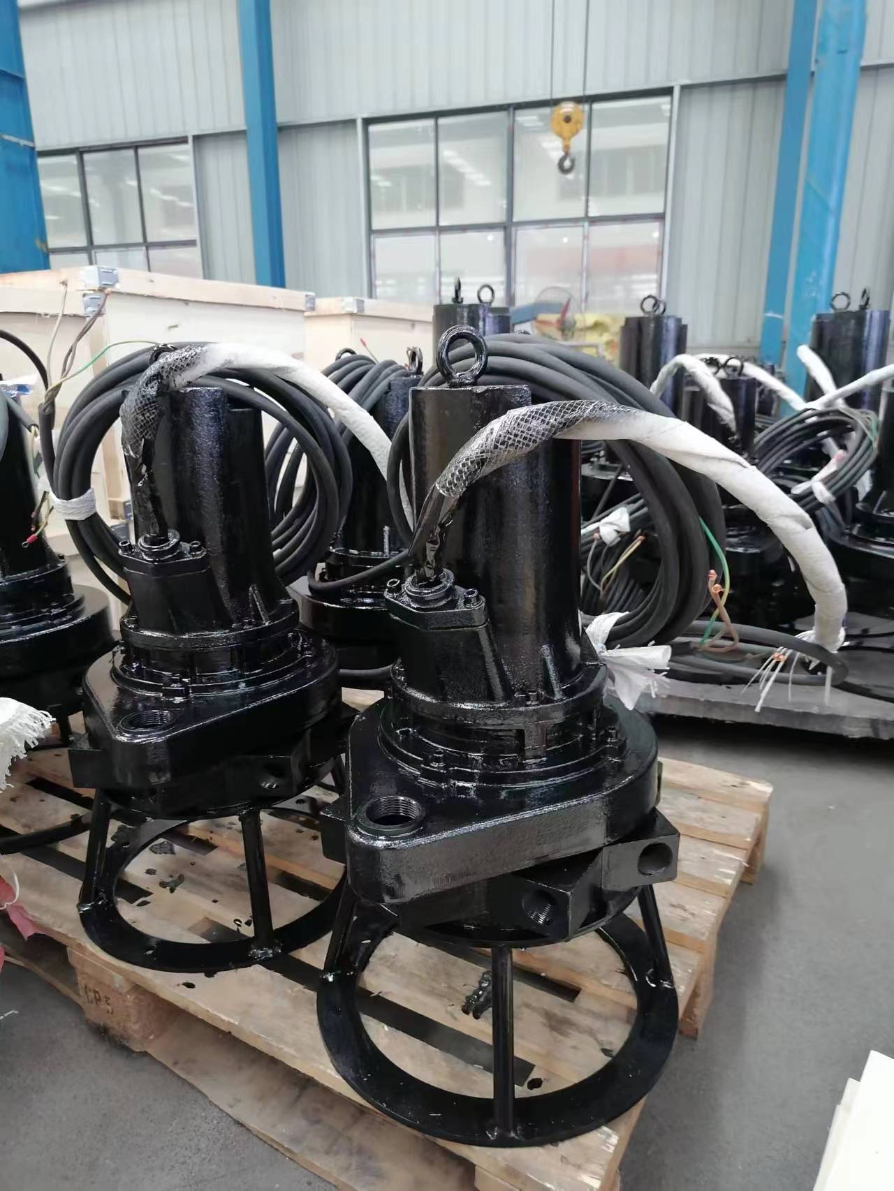 QXB潜水离心曝气机完成批量生产